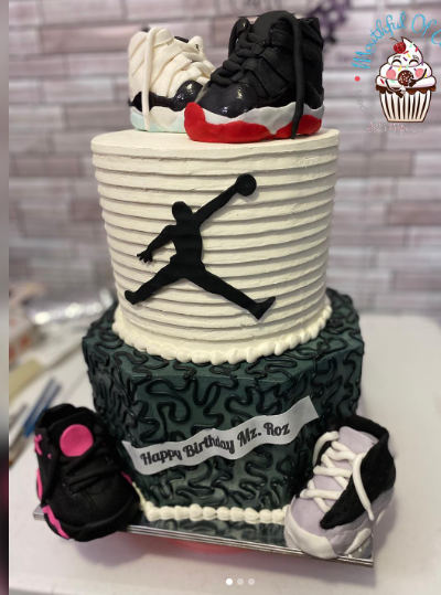 Custom Cake / 2 Tier